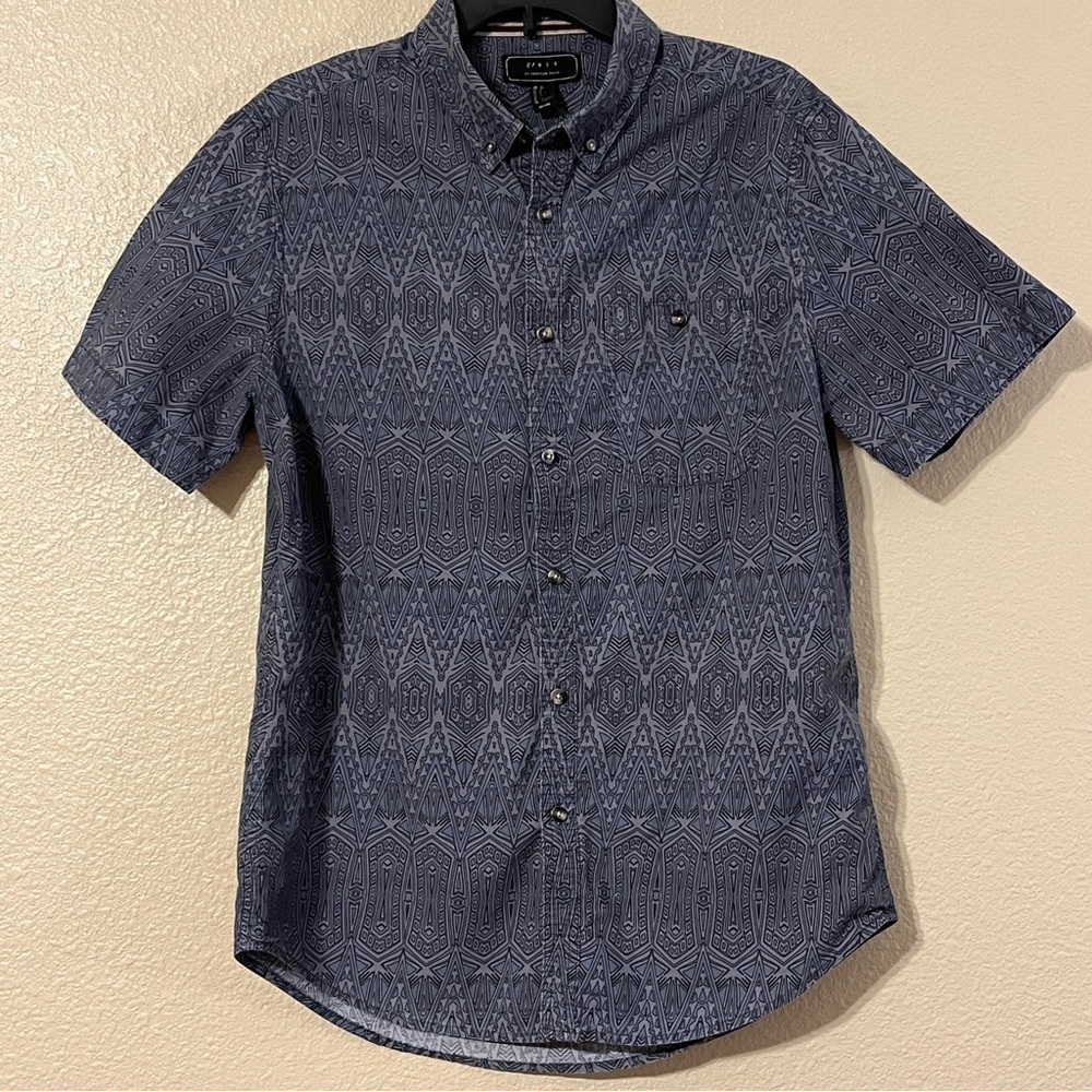 21men Men’s L Gray w/ Blue Geometric Pattered Button Down Short Sleeve Shirt